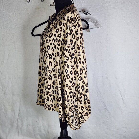 Chico's Leopard Print Poly Elastic Cuff Pullon Hidden Placket Blouse Sz 3 US 16 - Picture 8 of 16